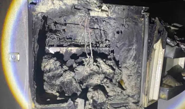 Buzdolabı bomba gibi patladı