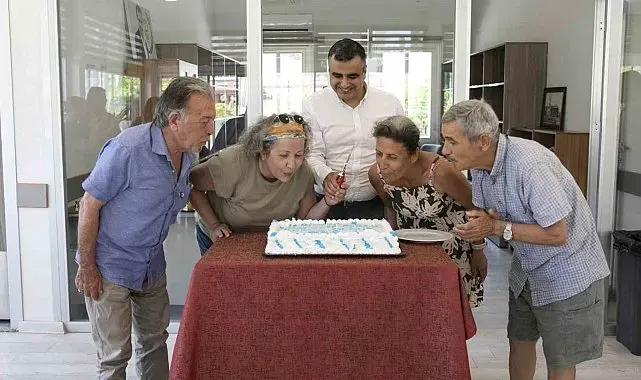 Mersin'de Emekliler Günü coşkuyla kutlandı