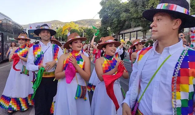 Altın Karagöz korteji Bursa sokaklarını renklendirdi
