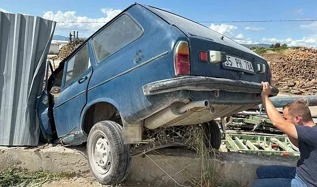 Otomobil fabrika sahasına uçtu: 1 yaralı