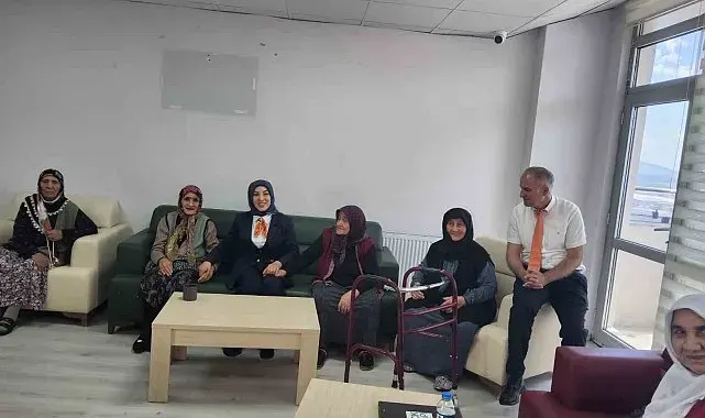 Kars Açık Kapı'dan huzurevi sakinlerine anlamlı ziyaret