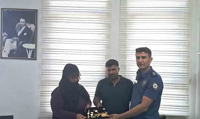 Muş'ta örnek davranış: Bulduğu ziynet eşyalarını sahibine ulaştırdı