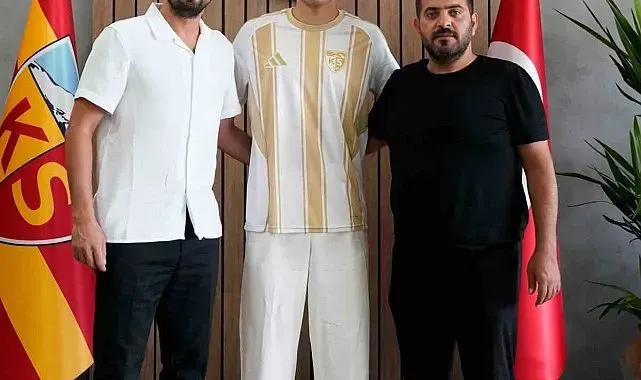Kayserispor, Talha Sarıarslan ile 3 yıllık sözleşme imzalandı