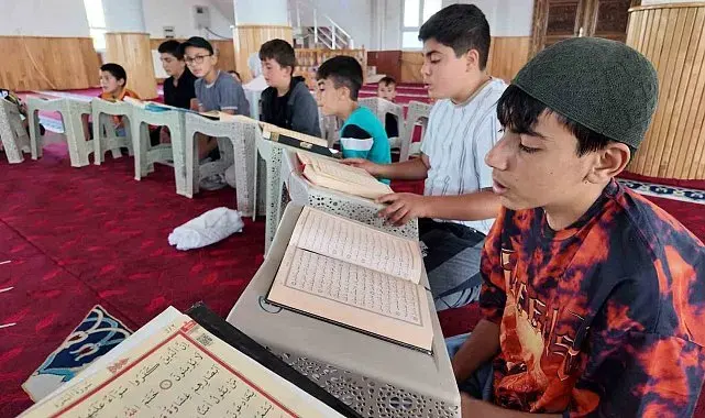 Erciş'te yaz Kuran kursları başladı