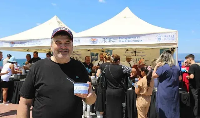 Aşure bereketi Mudanya'yı sardı