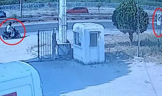 Yol kenarındaki tabelaya çarpan motosikletli kask sayesinde hayata tutundu