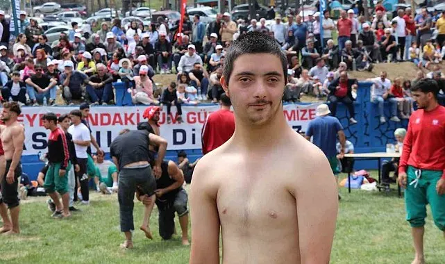 Özel Gereksinimli Ufuk Erdem, Akdağ Karakucak Güreşleri'nin gönüllerin şampiyonu oldu