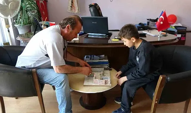 Torun sevgisi sayesinde ürettiği maketler ilgi odağı oldu