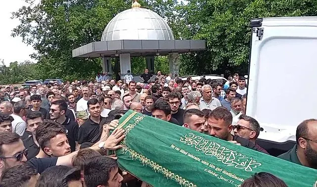 İznik Gölü'nde boğulan 21 yaşındaki İsmail İmamoğlu son yolculuğuna uğurlandı