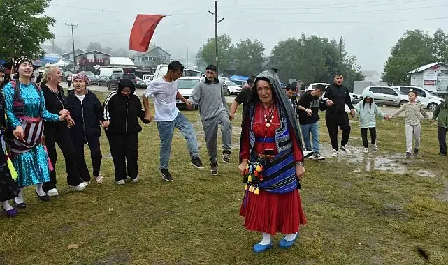 Sis, yağmur, çamur dinlemediler, 116 yıllık geleneği yaşattılar