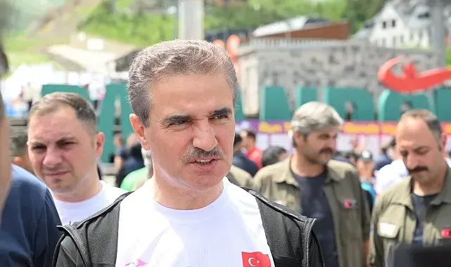 Vali Baruş, Palandöken'de "Run to stars" yürüyüşüne katıldı