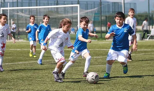 Bolu'da Mini Minikler Futbol Turnuvası heyecanı başladı