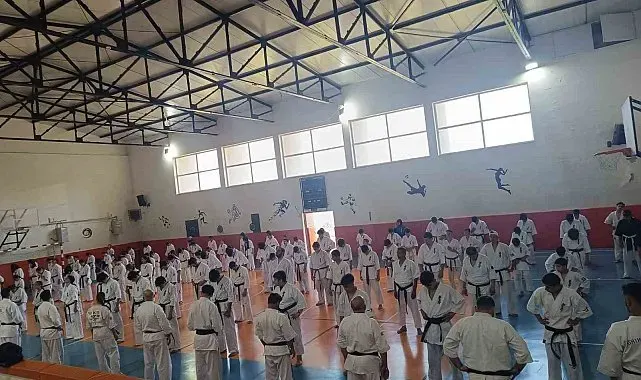 Kütahya Pazarlar'da 200 sporcu Kyokushin-Kan Türkiye Yaz Gelişim Kampı'nda buluştu