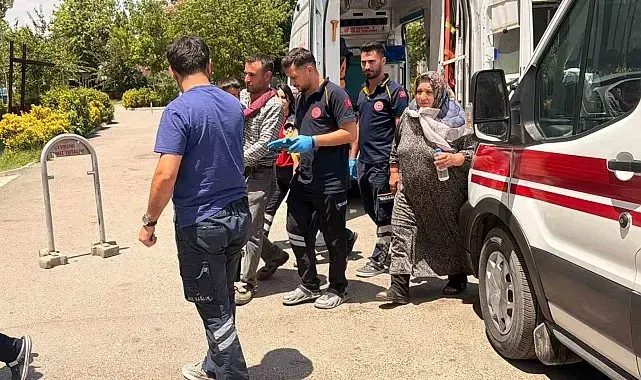 Takla atan otomobildeki 4 kişi yaralandı