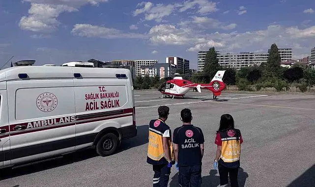Ambulans helikopter beyin kanaması geçiren hasta için havalandı