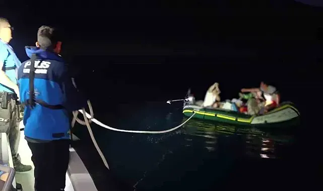Van Gölü'nde mahsur kalan 7 kişi kurtarıldı
