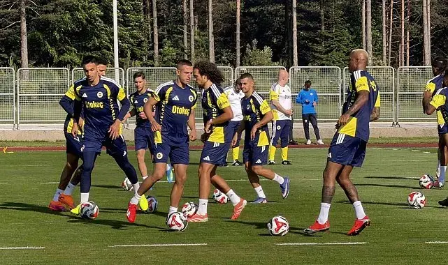 Fenerbahçe'de kadro, Avusturya kampında şekillenecek
