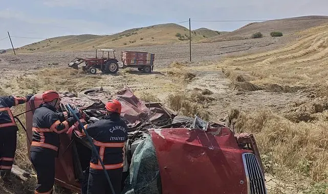 Çankırı'da hafif ticari araç ile otomobil çarpıştı: 3 ölü, 4 yaralı