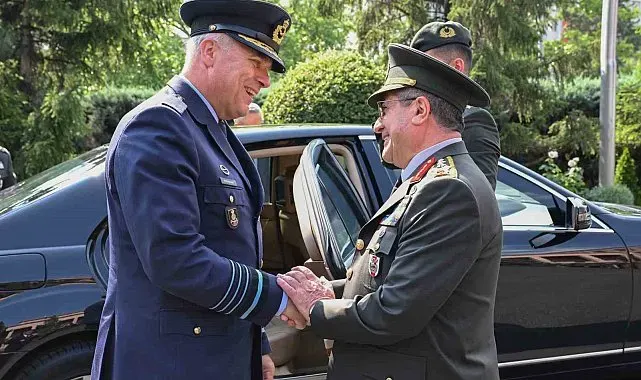 Genelkurmay Başkanı Orgeneral Bayraktaroğlu, Hollandalı mevkidaşı Eichelsheim ile görüştü