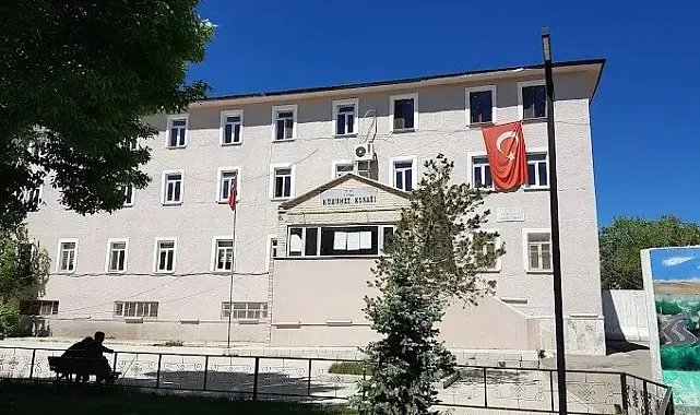 Yarım asırlık Tutak Hükümet Konağına duygusal veda