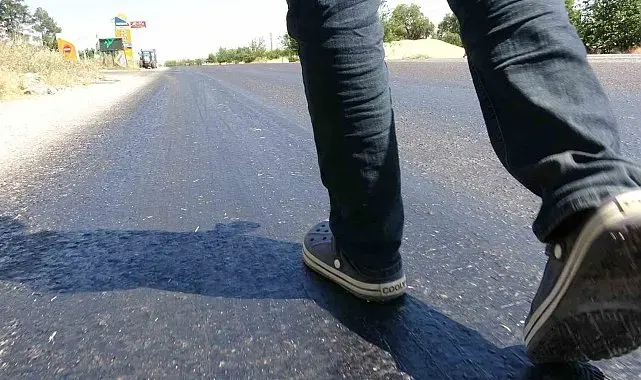 Adıyaman'da sıcak hava asfaltı eritti