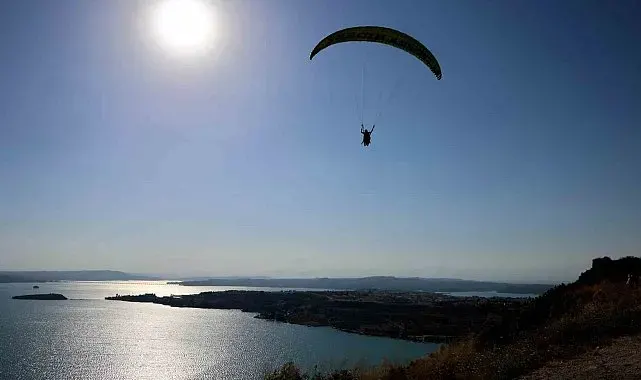 Serebral palsili Cabbar doğum gününde yamaç paraşütüyle uçtu