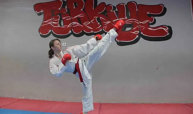 Manisa Celal Bayar Üniversitesi sporcusu Nurbade Büber, dünya zirvesine çıktı
