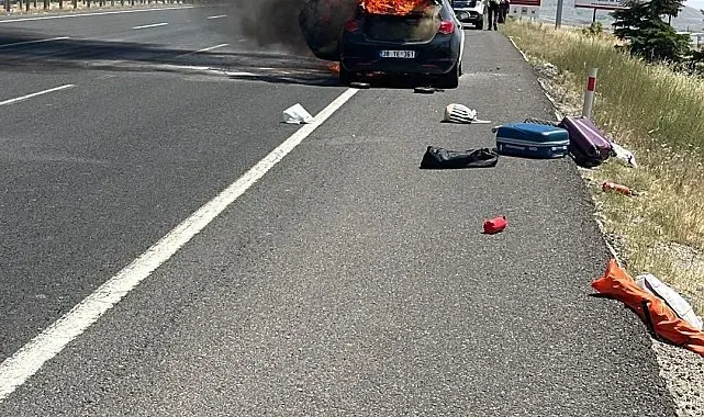 Eskişehir'de seyir halindeki otomobil alevlere teslim oldu