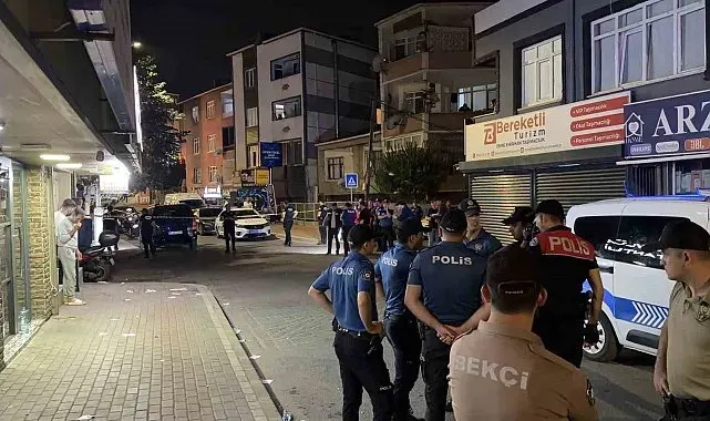 Sokak ortasında silahlı kavga: 1'i yoldan geçen vatandaş olmak üzere 3 kişi yaralandı