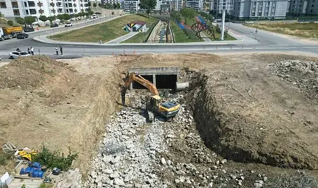 Büyükşehir'den Balkan Mahallesi'nde yoğun mesai