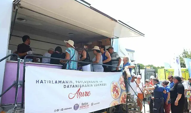 Başkan Gençay'dan 8 bin kişilik aşure ikramı
