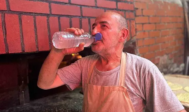 Van'da fırıncılar 300 derece sıcaklıkla mücadele ediyor