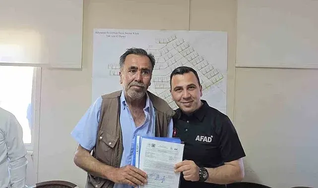 Depremzede aileler yeni yuvalarına kavuştu