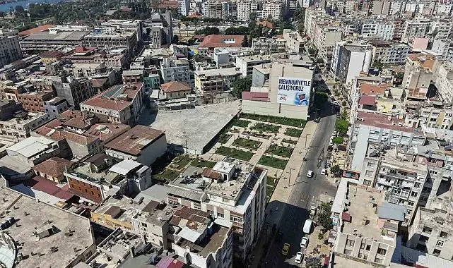 Mersin'de Zafer Çarşısında dönüşüm sürüyor