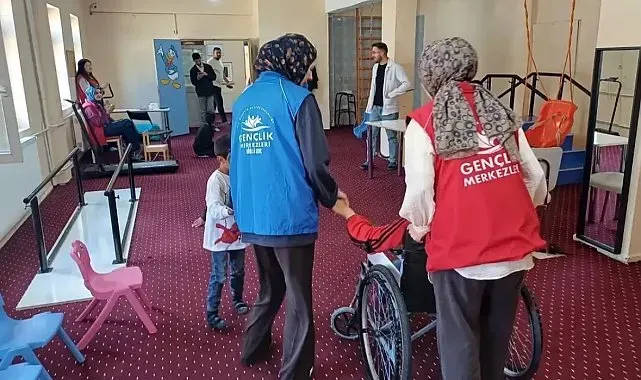 Hamur Gençlik Merkezi'nden özel öğrencilere anlamlı ziyaret