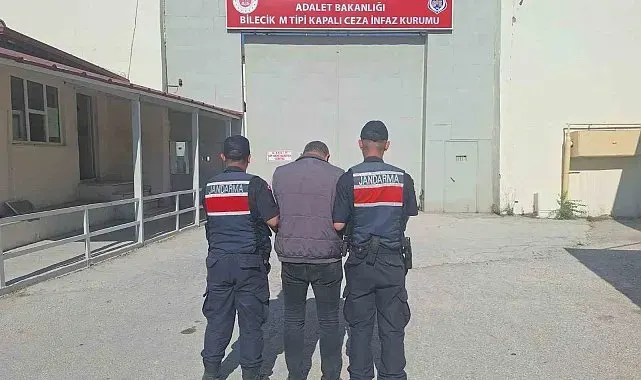 3 yıl 1 ay 15 gün hapis cezasıyla aranan şahıs jandarmadan kaçamadı