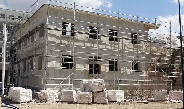 Depremde hasar gören 150 yıllık tarihi hamam yeniden ayağa kaldırılıyor