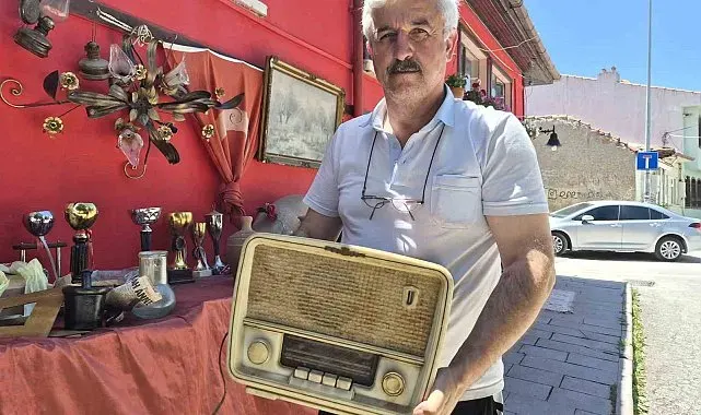 Ölüm haberinin düştüğü evlerden çıkarılan ve hikayesi olan antikalar