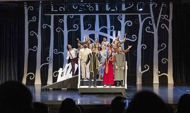 Mersin Şehir Tiyatrosu'na 'Ensemble Ödülü'