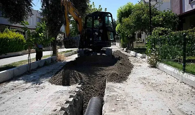 Kuşadası'nda 294 metrelik yağmur suyu hattı çalışması başladı