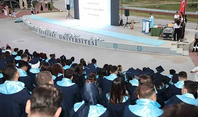 ALKÜ Tıp Fakültesi'nde 90 genç hekim mezun oldu