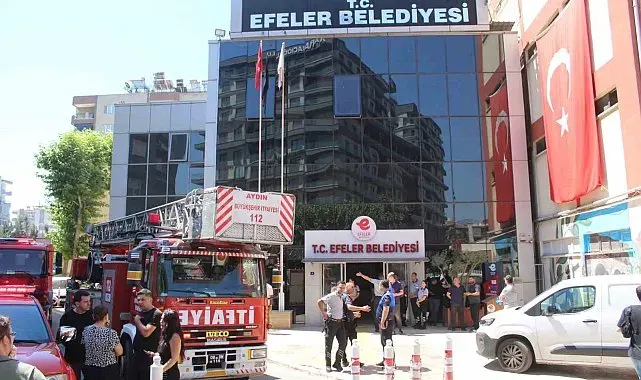 Efeler Belediyesi'nde yangın paniği