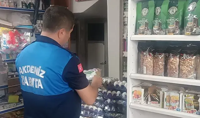Akdeniz'de son kullanma tarihi geçmiş 230 gıda ürünü imha edildi