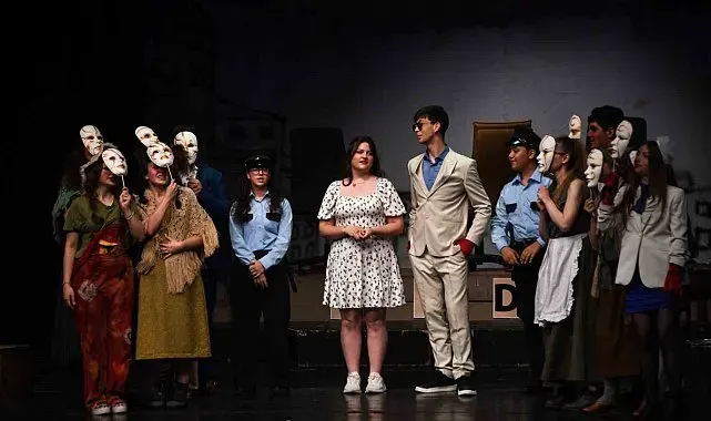 Osmangazi'de gençlerin tiyatro performansı damga vurdu