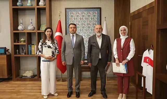 Vali Musa Işın'dan Ulu Camii'nin dijital rehber sistemini hazırlayan eğitimcilere tebrik