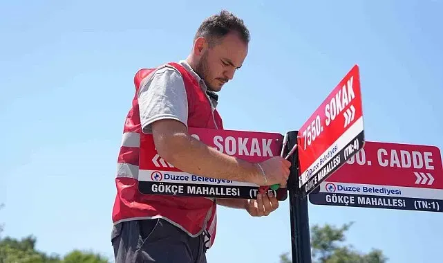 Durak ve sokak tabelası talepleri yerine getirildi