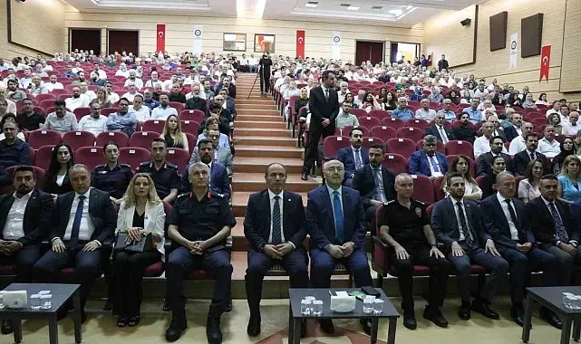 Sanal kumar tehlikesine dikkat çeken Vali Köşger: "Benim hanımı bile kumar bağımlısı yapacaklar"