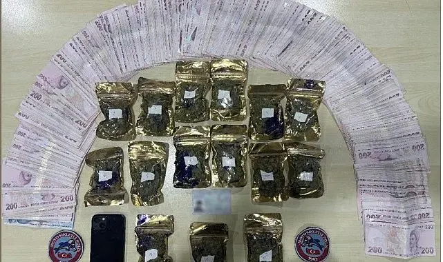 Bakırköy'de aracın torpidosunda zulalanmış uyuşturucu çıktı