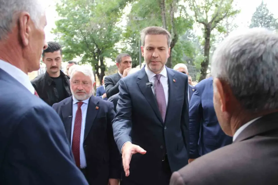 Bakan Bayraktar, Çorum’da vatandaşlarla buluştu