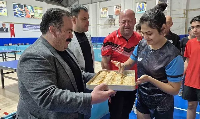 Gözel'den Sivas'taki milli sporculara moral ziyareti